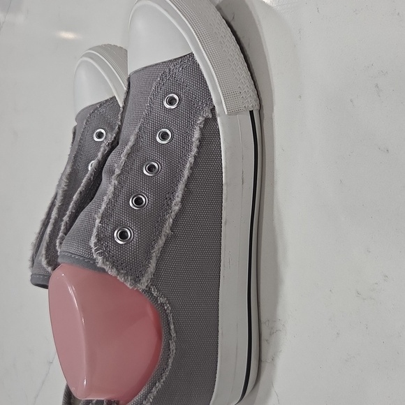 Sincerely Jules Gray Sneakers Sz 7.5 Gentle Used Excellent Conditions - Picture 1 of 9